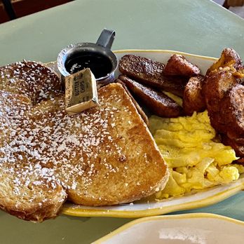 Honey's Sit 'n Eat signature dishes Potato Latke
Challah French Toast
Honey Cristo